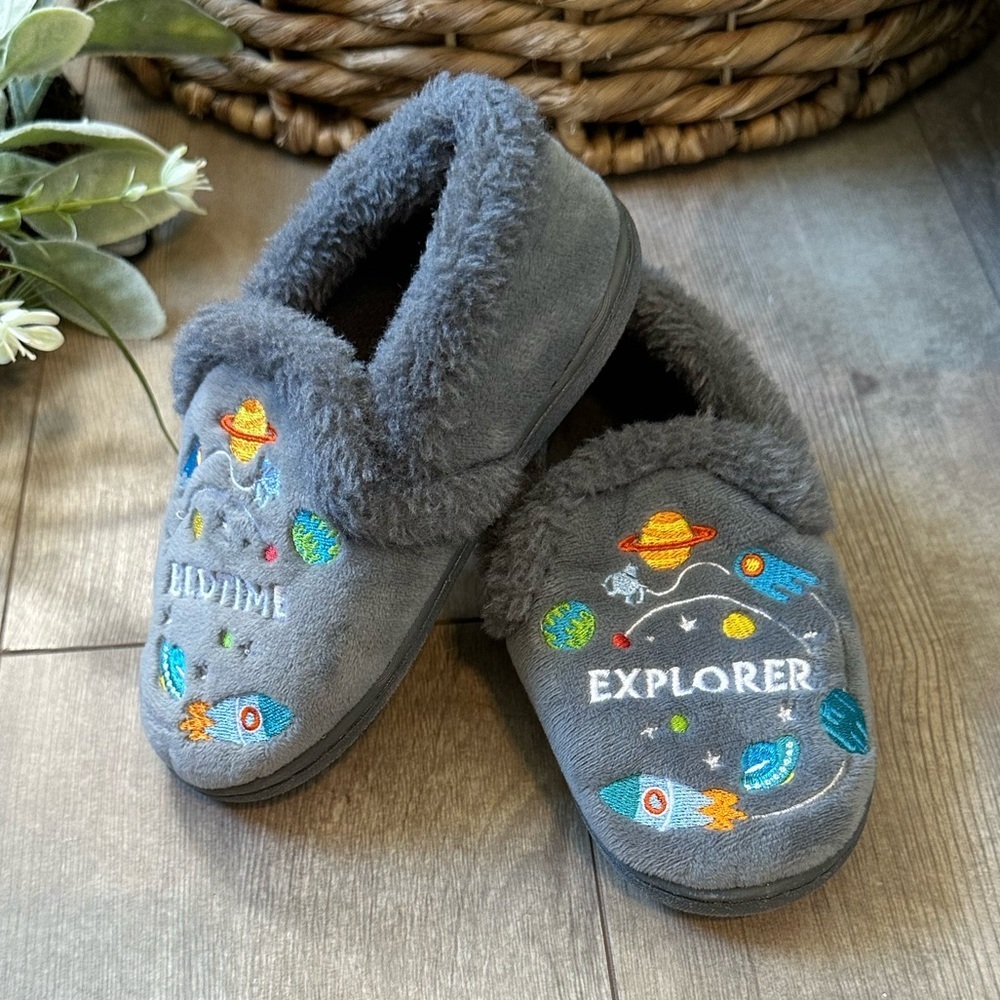 Gray Bedtime Explorer Slippers Toddler Aline Slippers Size 9/10